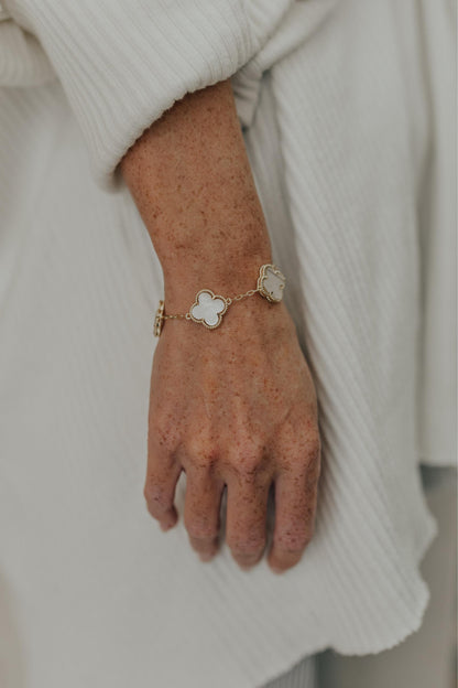 Pulseira Inspo Trevo Marfim Dourado