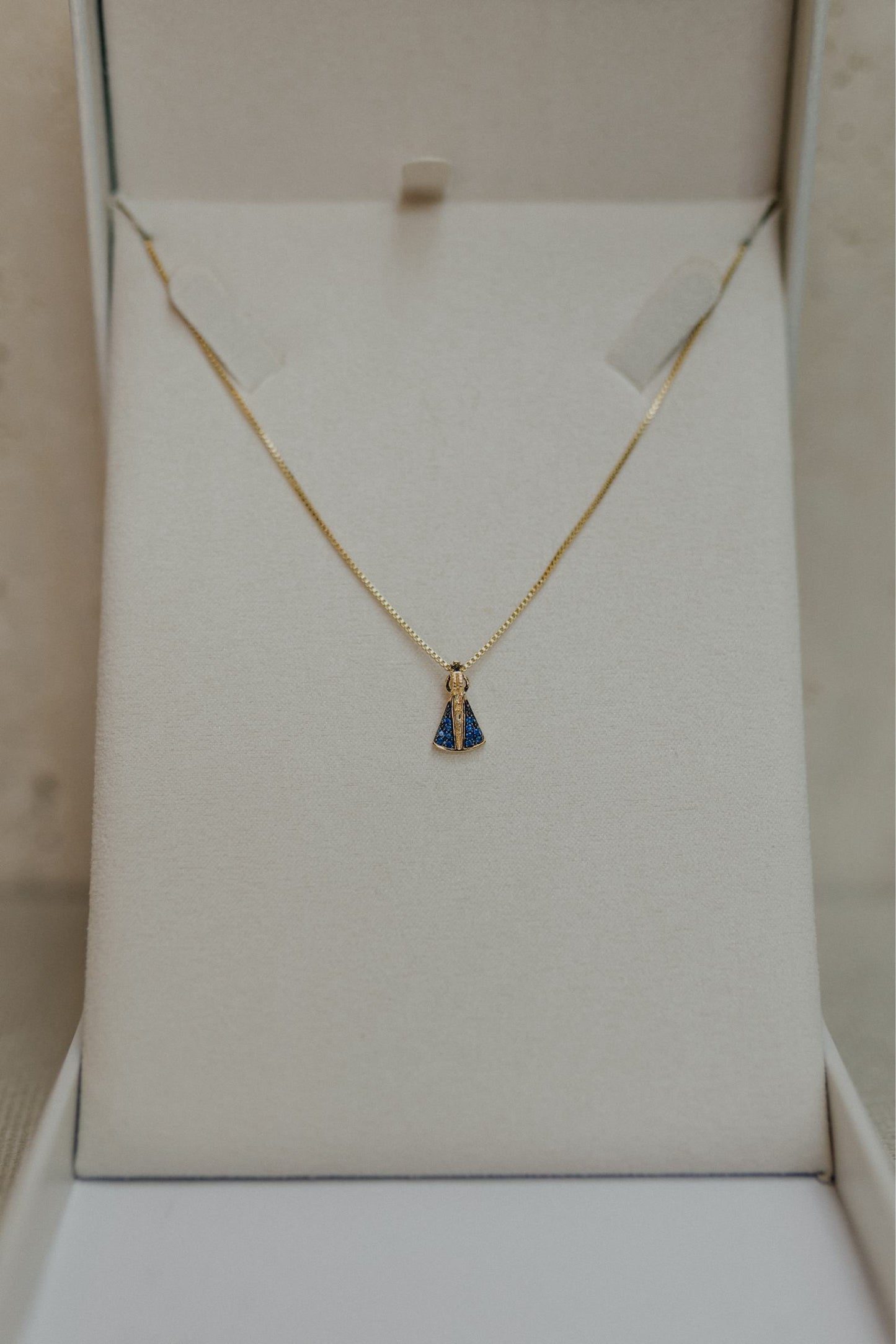 Colar Nossa Senhora Aparecida Mini Manto Azul Dourado