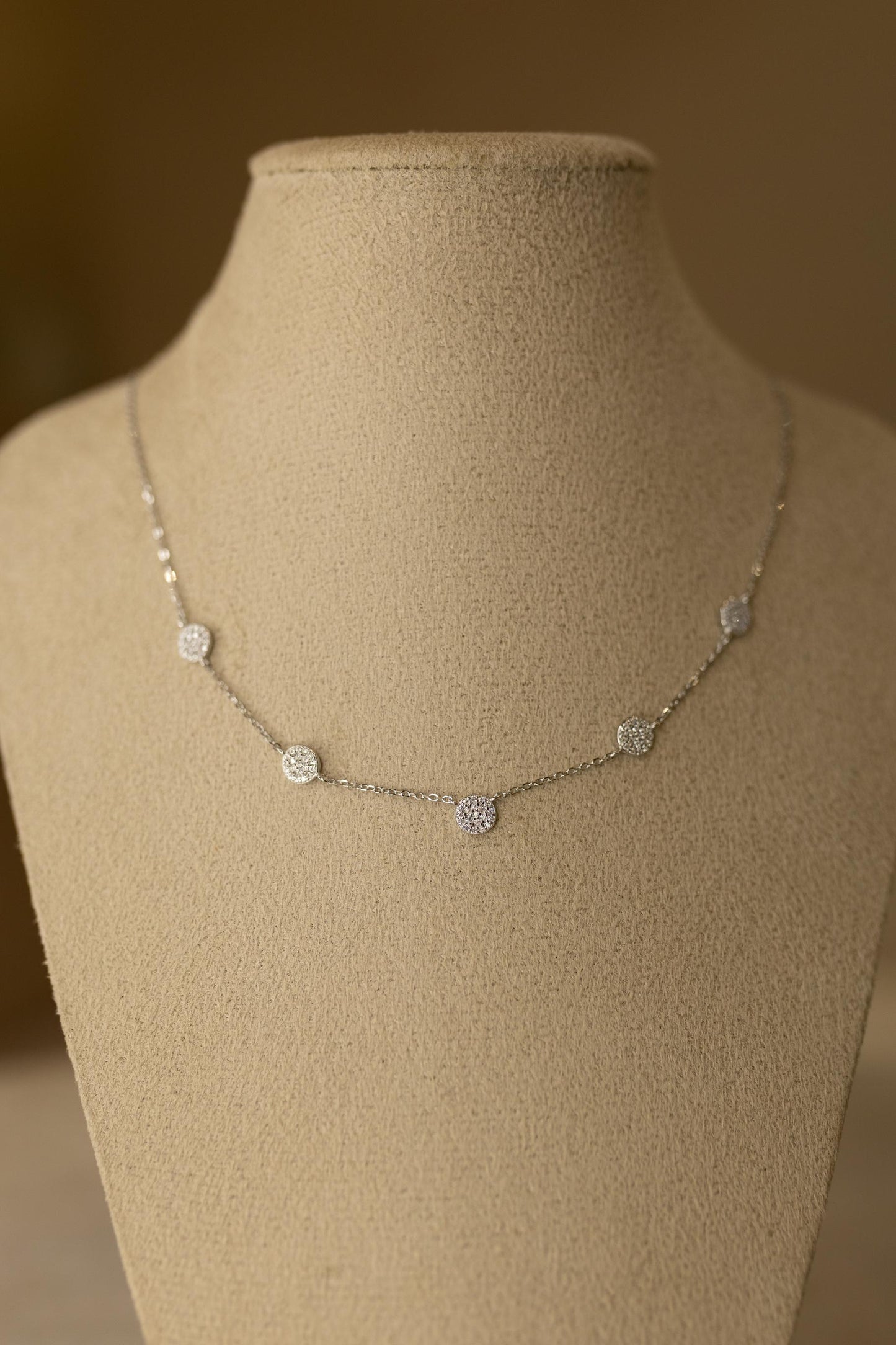 Colar  Círculos Cravejados Moissanite Prata 925 Ródio Branco