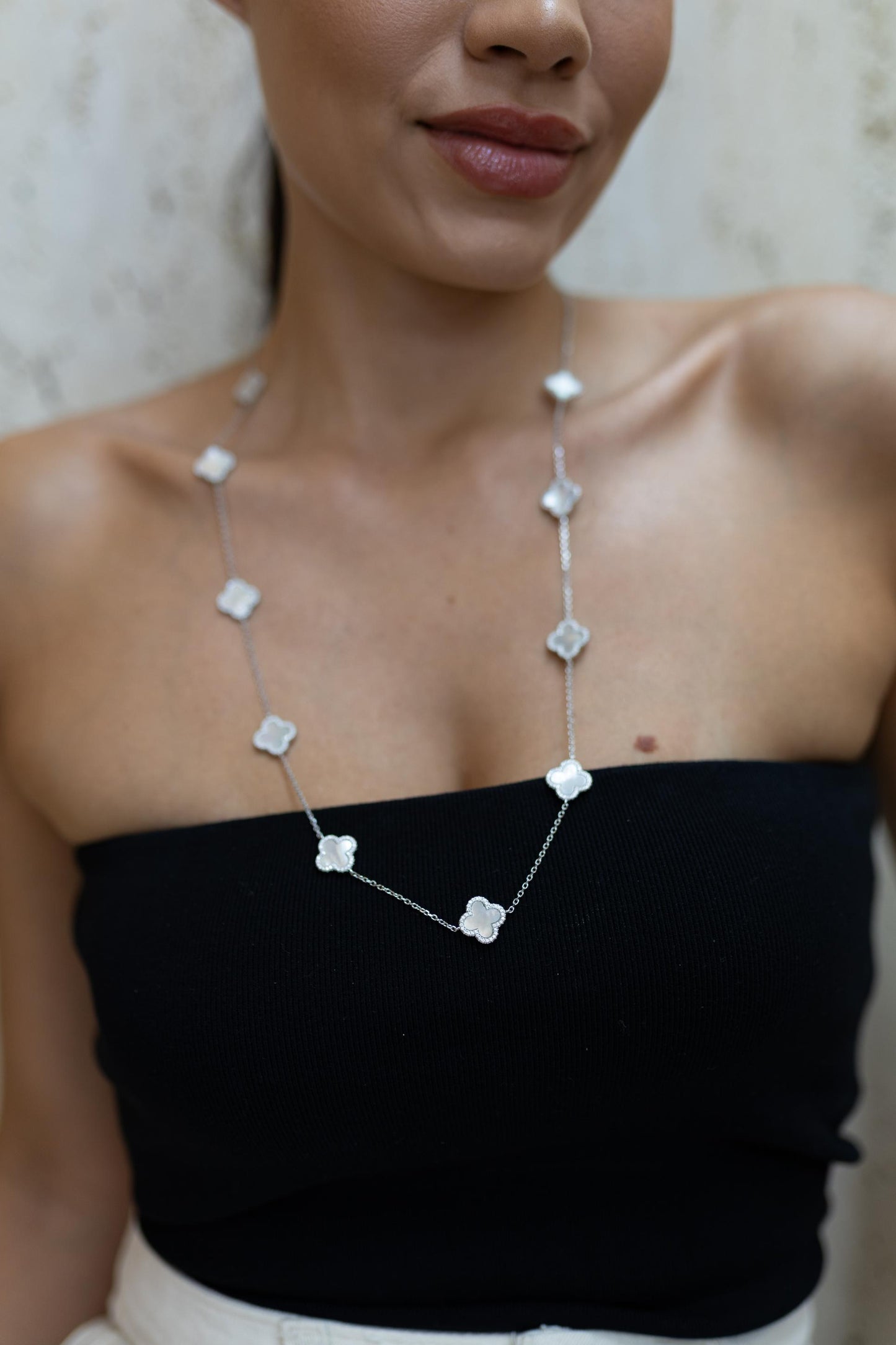 Colar Longo Trevo Madrepérola Crevejado Prata 925 Ródio Branco
