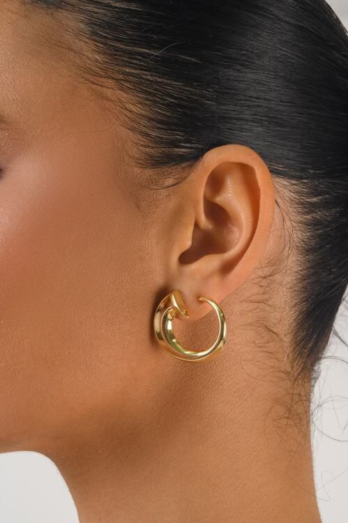 Brinco Volta Vazado Dourado