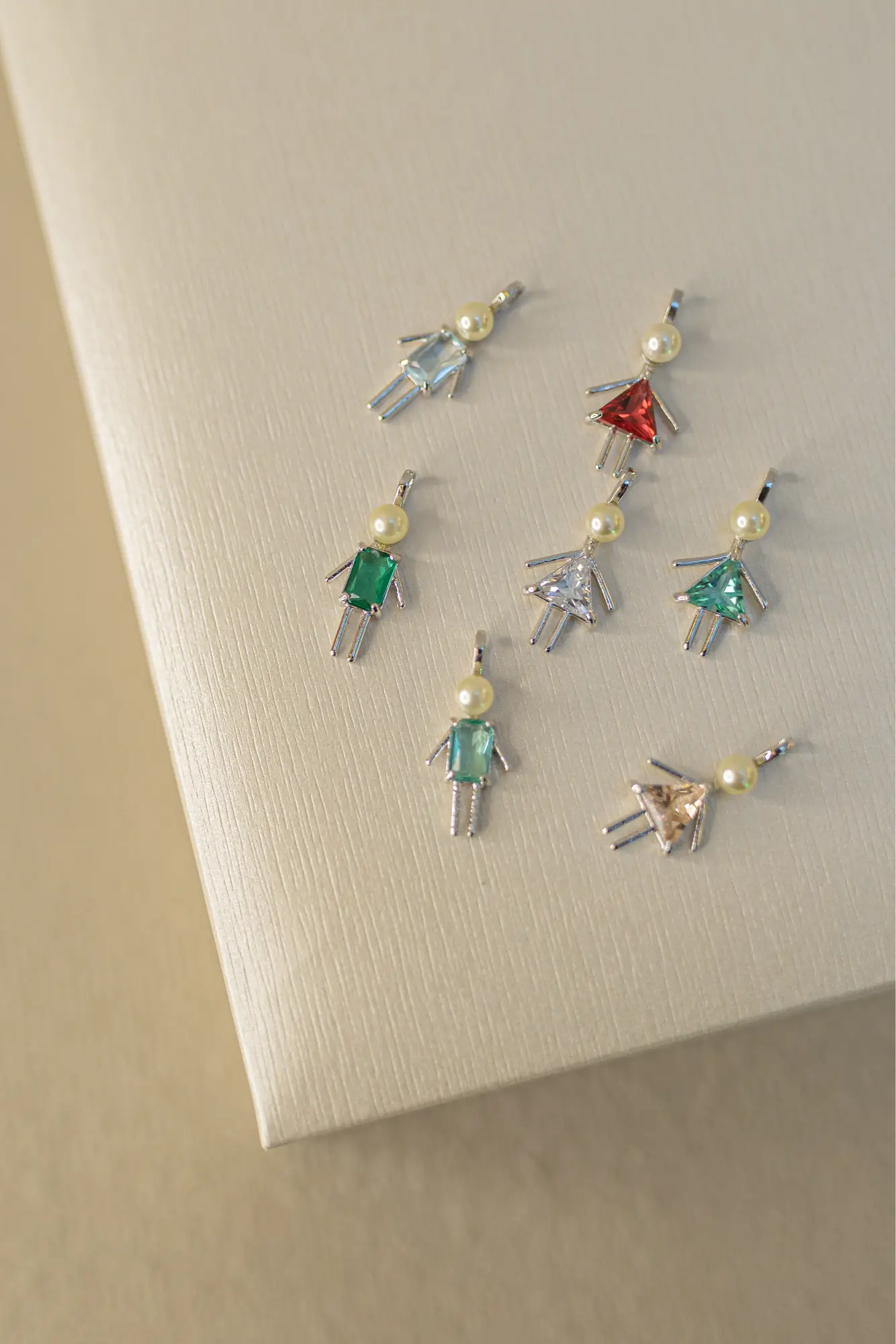 Colar Filhos com Pérolas Ródio Branco