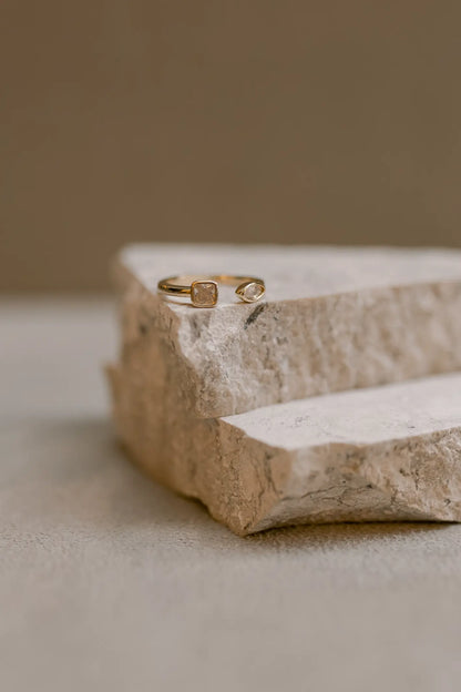 Anel Ajustável com Zircônias Dourado