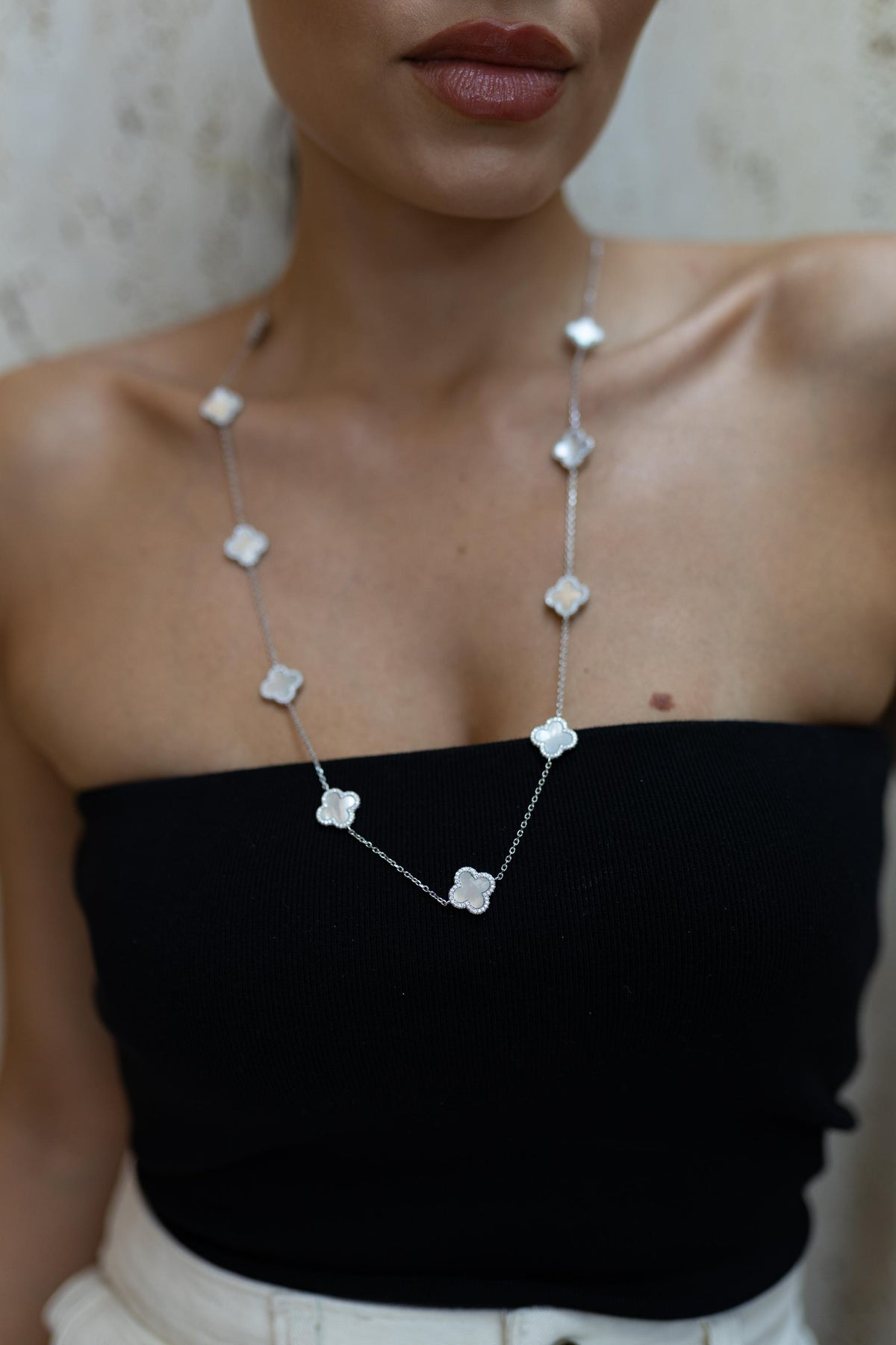 Colar Longo Trevo Madrepérola Crevejado Prata 925 Ródio Branco