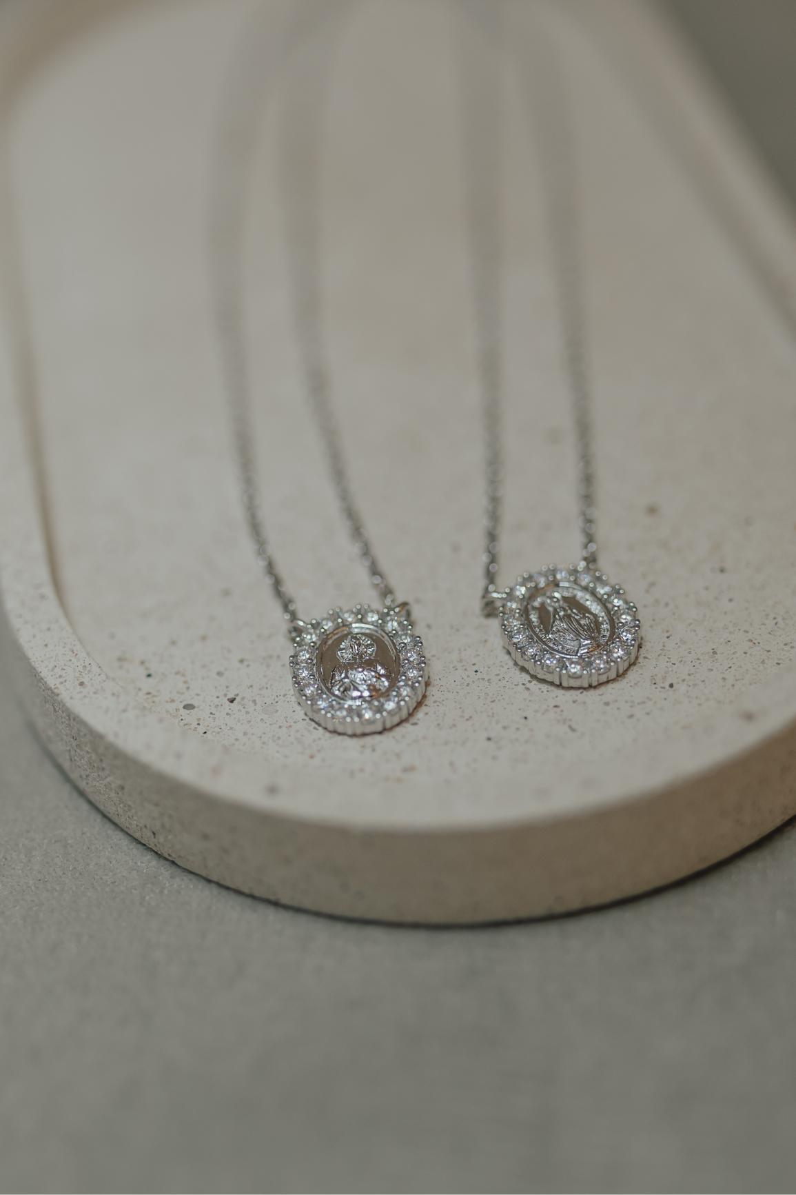 Colar Escapulário Oval Moissanite Prata 925