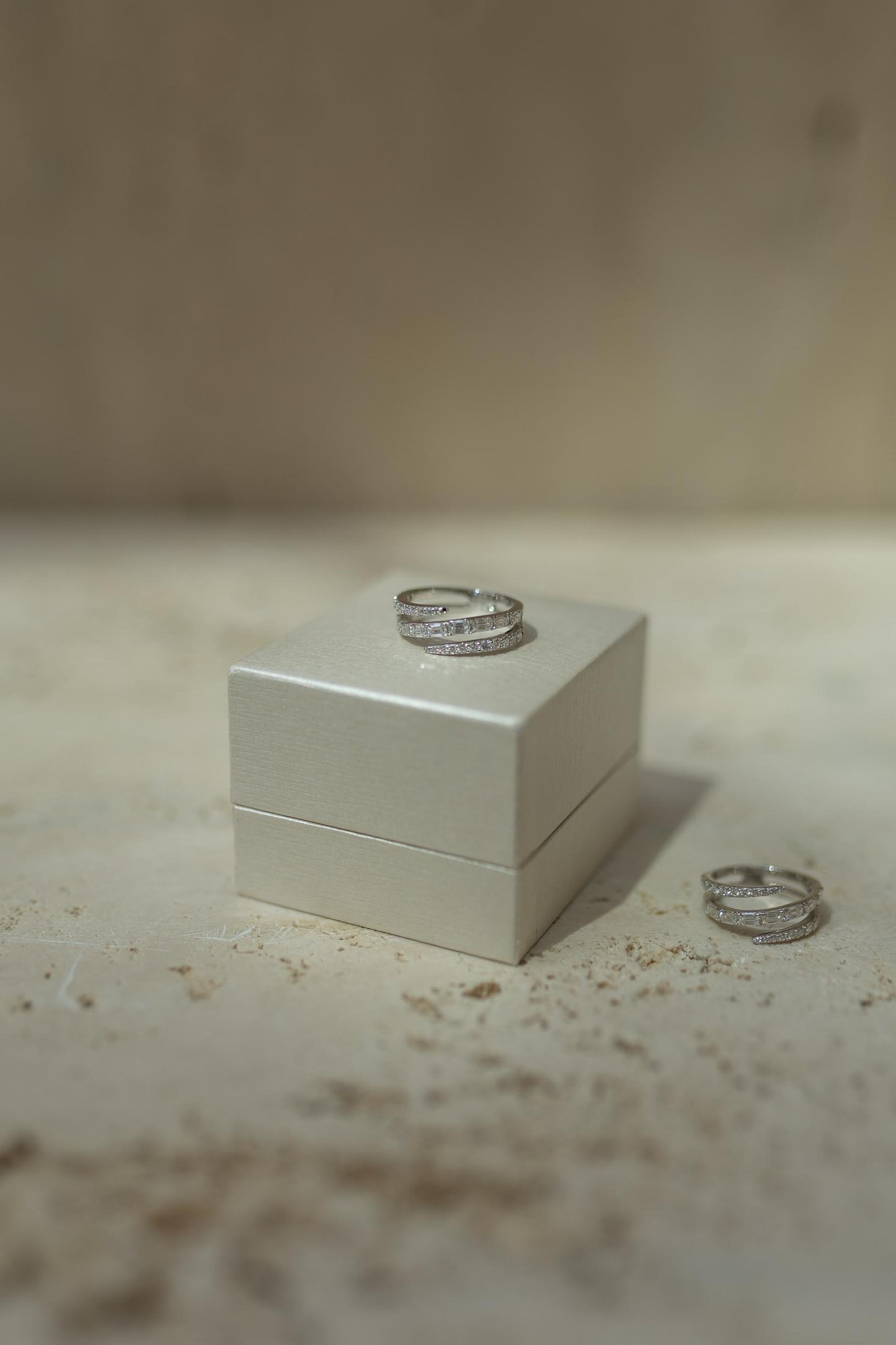 Anel Glam Moissanite Prata 925 Ródio Branco