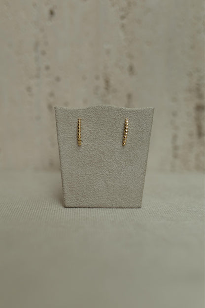 Brinco Ear Hook Bolinha Dourado