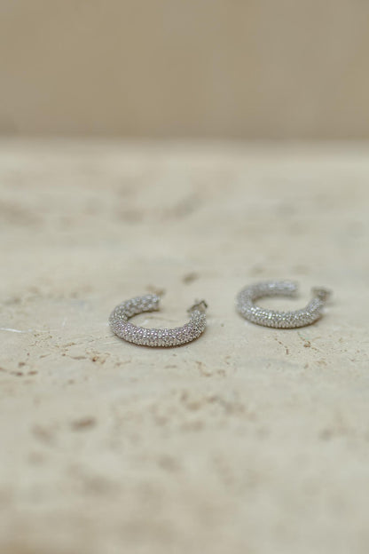 Brinco Argola Pino Cravejada Ródio Branco