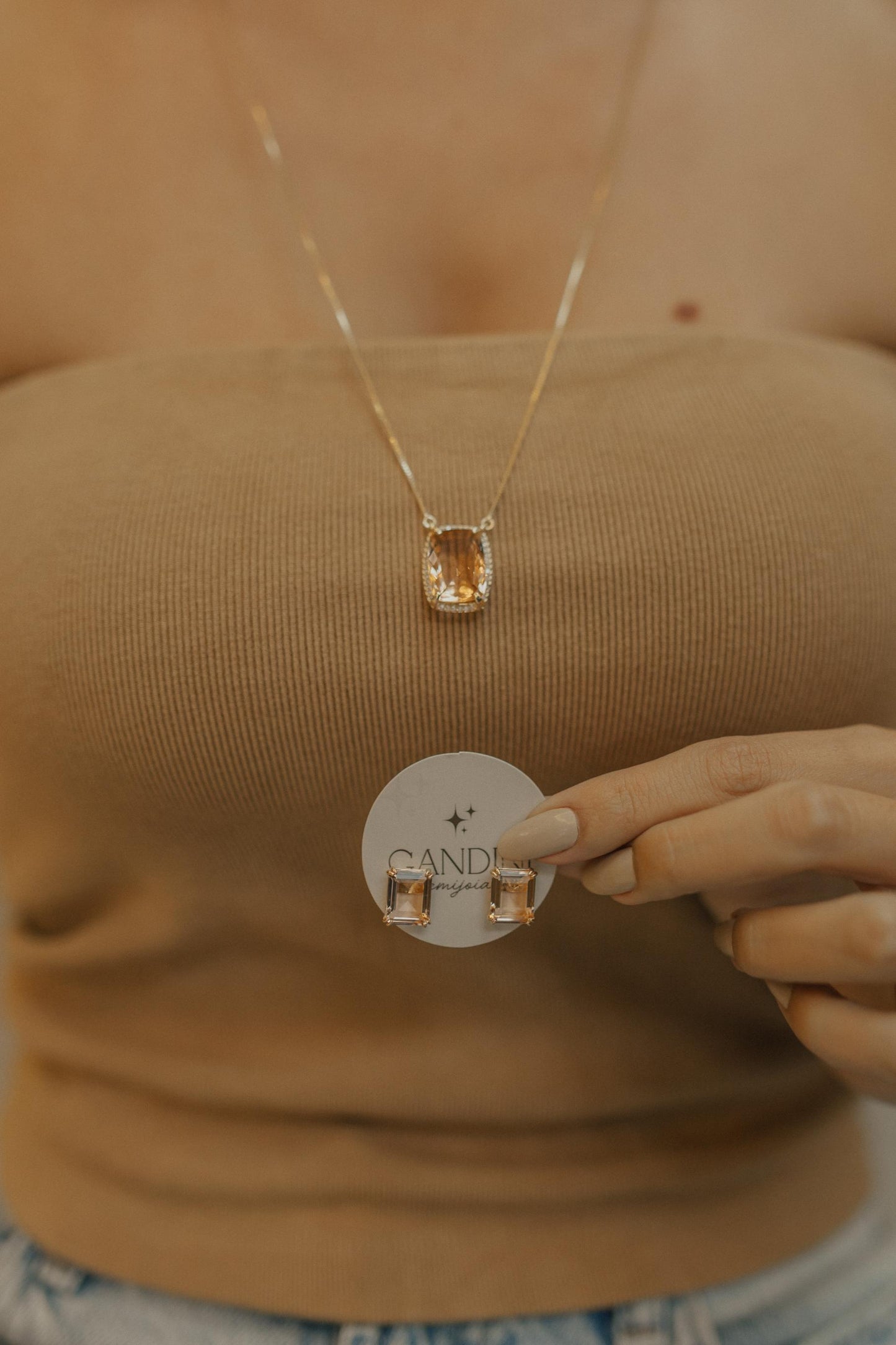 Colar Escapulário Madrepérola Morganita Dourado