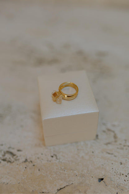 Anel Sextavado Dourado