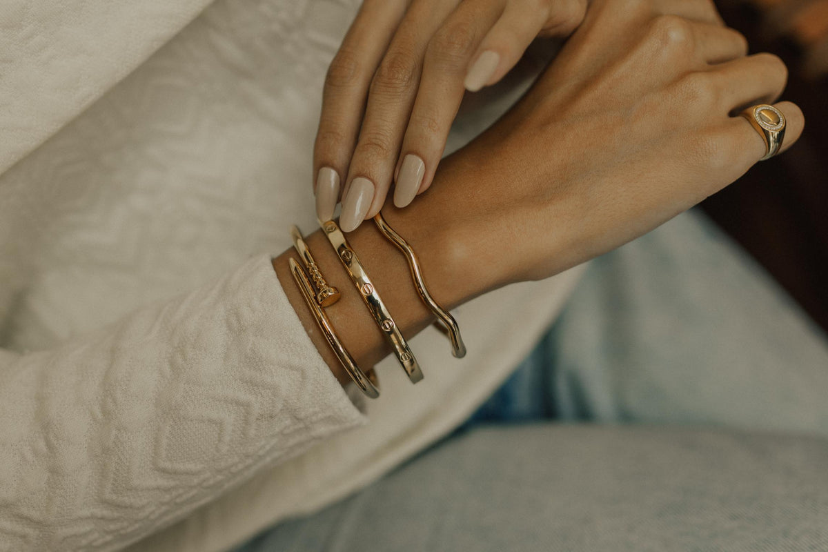 Bracelete Ondas Liso Dourado