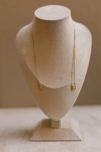 Colar Escapulário Nossa Senhora Aparecida Dourado