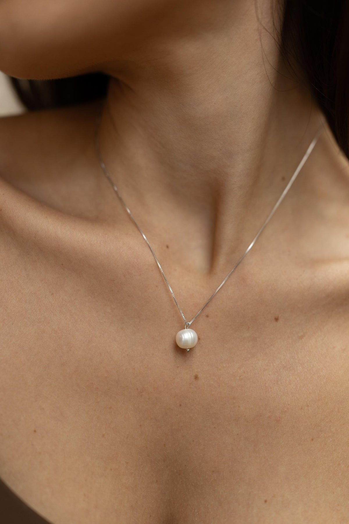 Colar Pingente de Pérola Ródio Branco