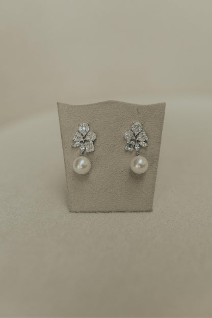 Brinco Geométrico Invisible Pérola Ródio Branco