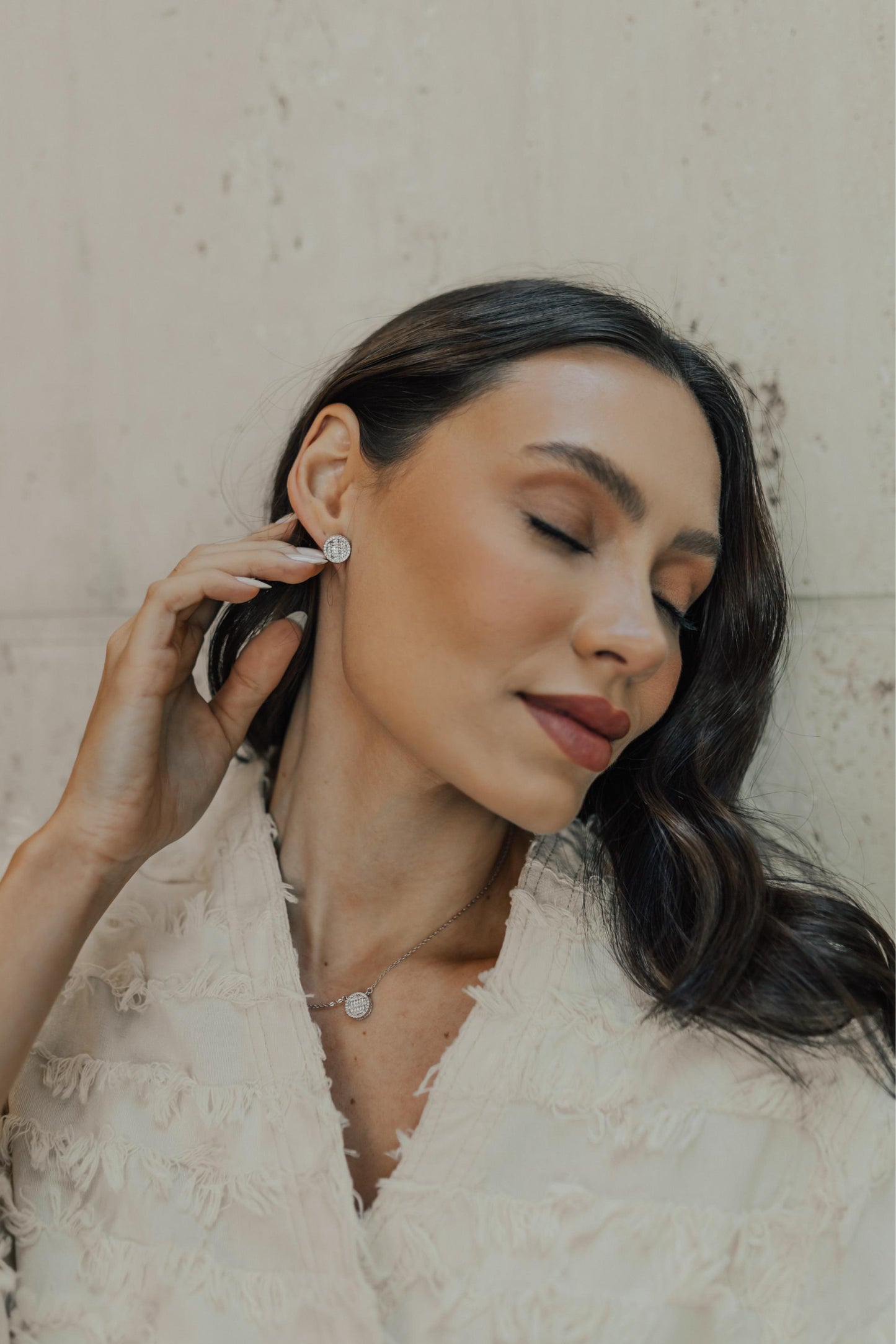 Brinco Redondo Baguete Ródio Branco