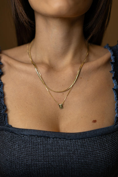 Colar Escapulário Nossa Senhora Aparecida Dourado