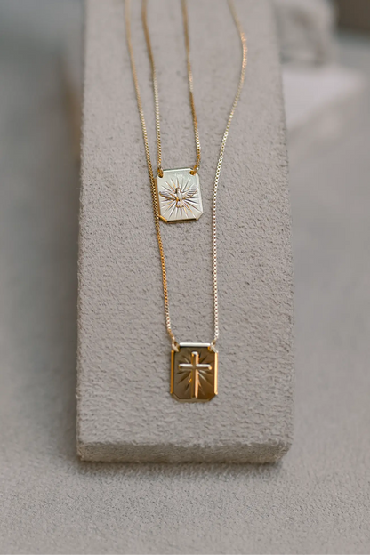 Colar Escapulário Espírito Santo e Cruz Masculino Dourado