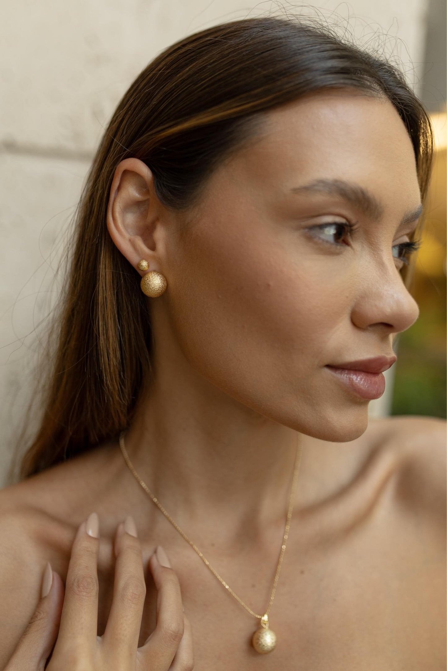 Colar de Bolinhas com Pingente de Bola Fosca