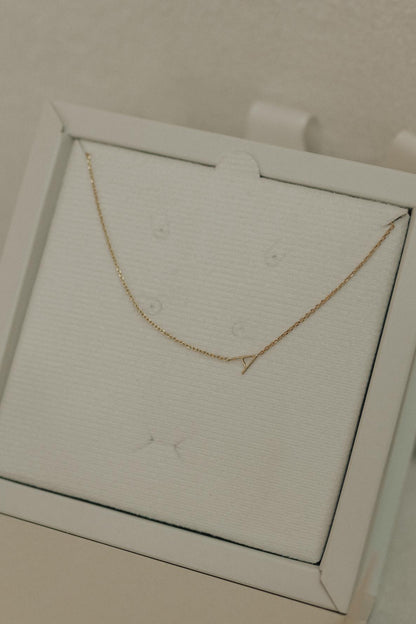 Choker Letra Dourado