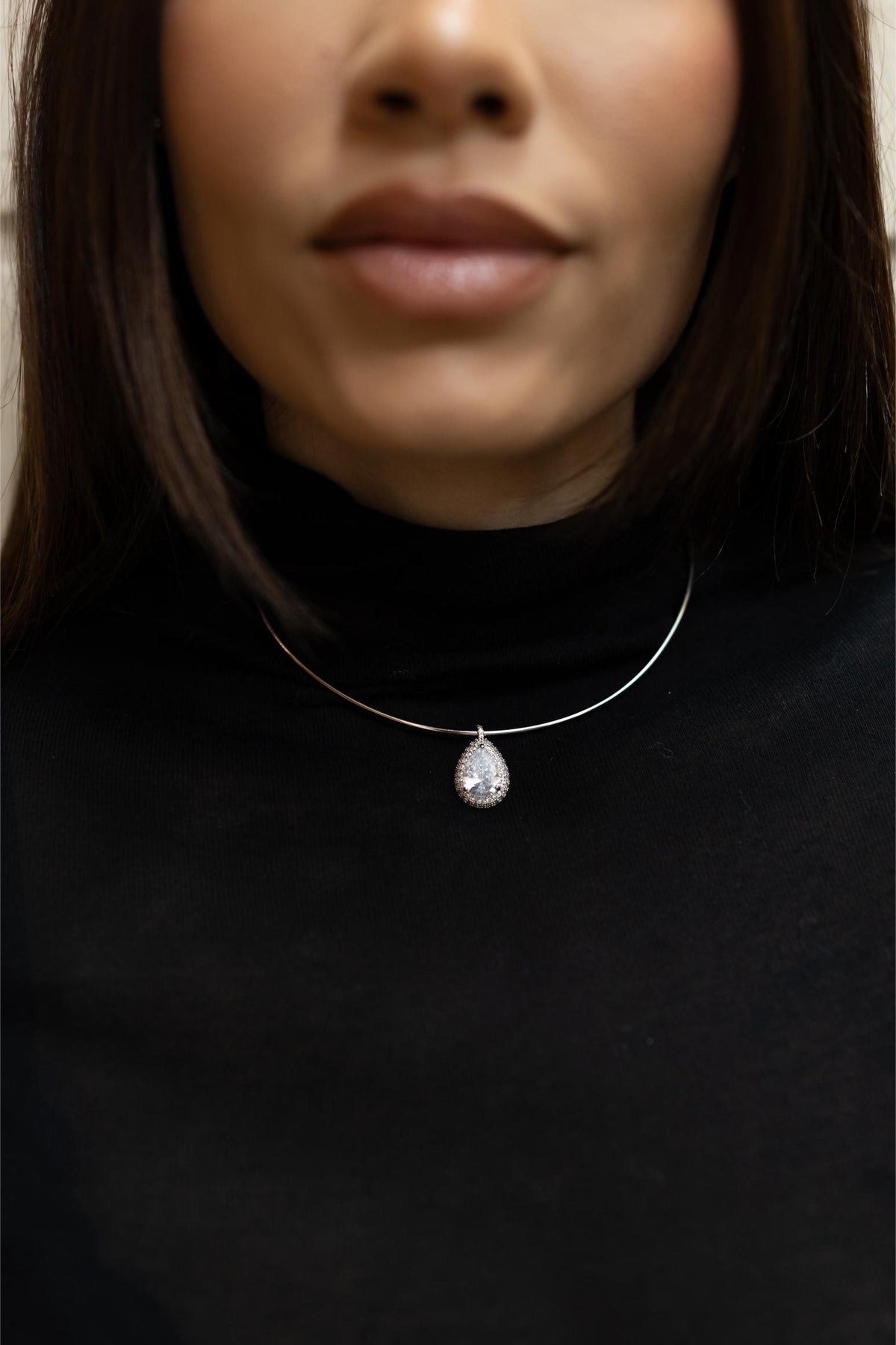 Colar Rígido Gota Cristal Ródio Branco