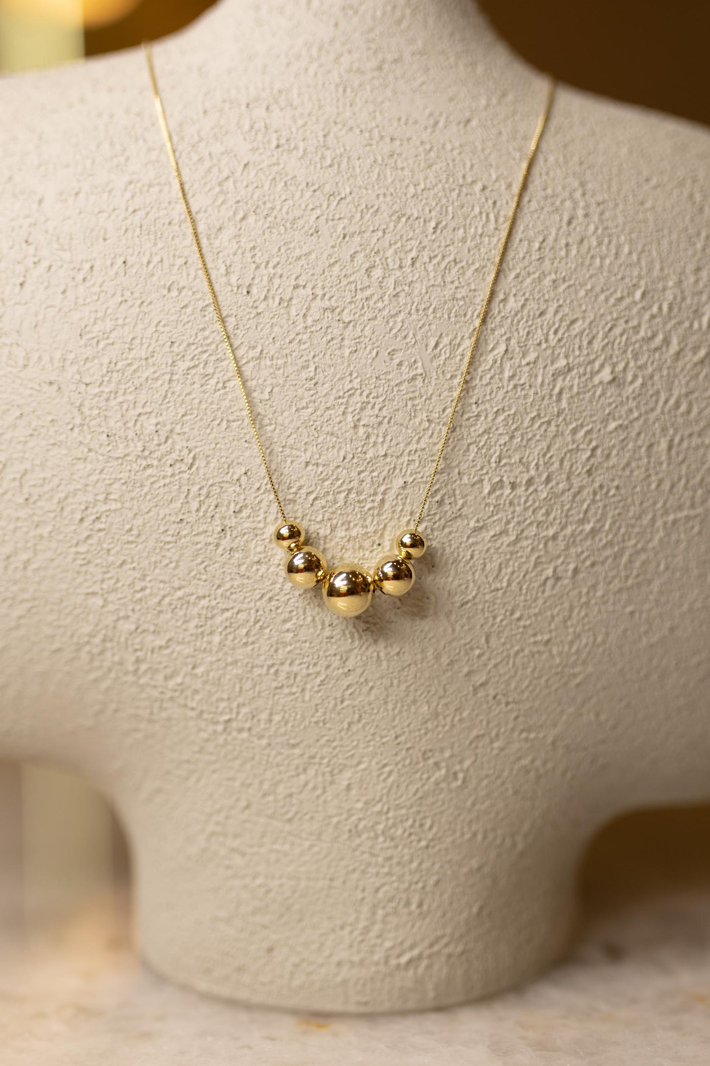 Colar Bolas Decrescentes Dourado