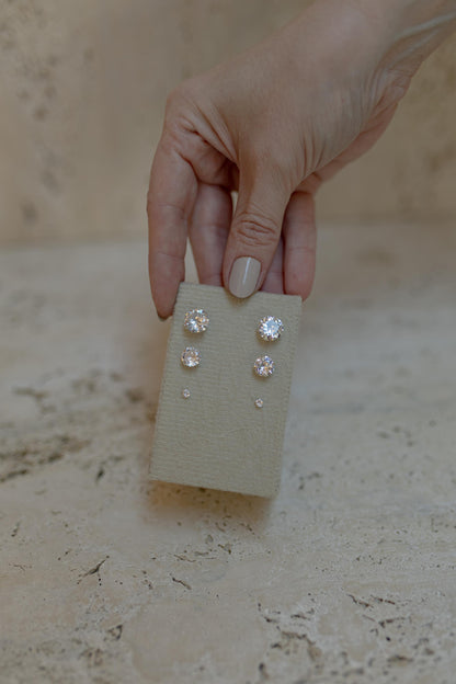 Brinco 10mm Ponto de Luz Prata 925