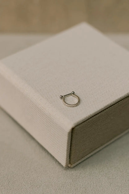 Piercing Conch Cravejado