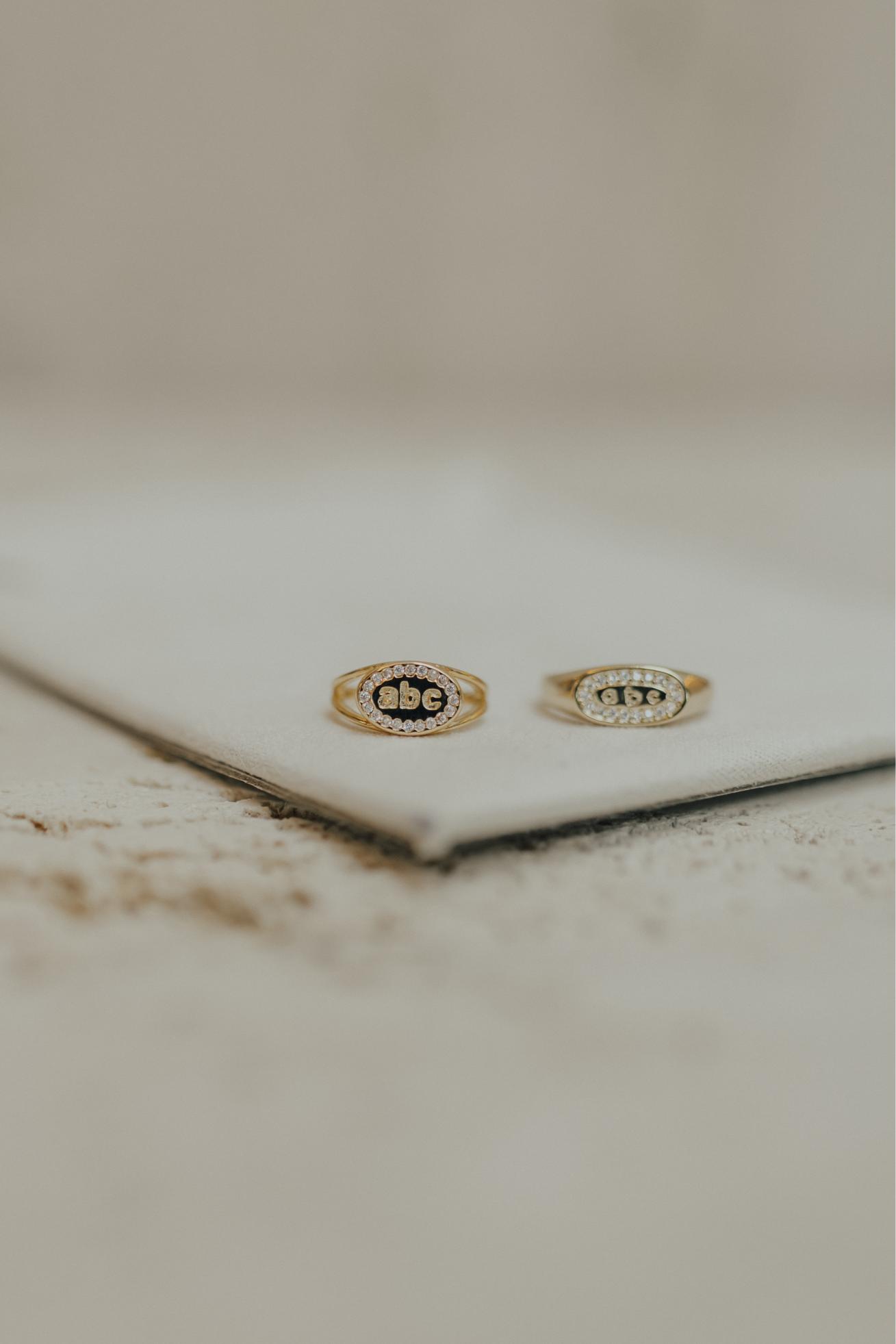 Anel Infantil ABC Cravejado Dourado