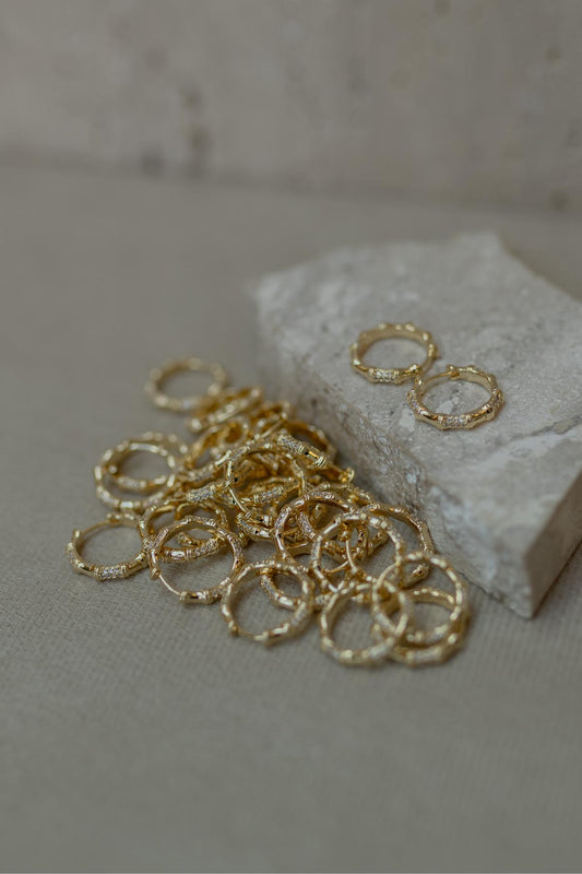 Brinco Argola Details Liso e Cravejado Dourado