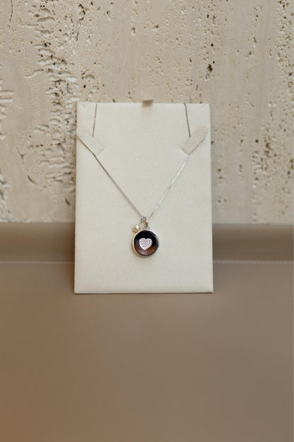 Colar Relicário com Coração Cravejado