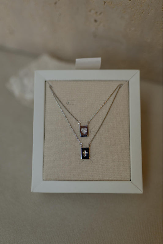 Colar Escapulário Cruz e Coração Ródio Branco