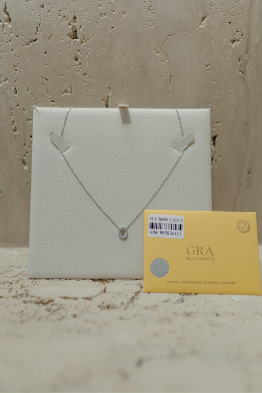 Colar Oval Mini Nossa Senhora das Graças Moissanite Prata 925