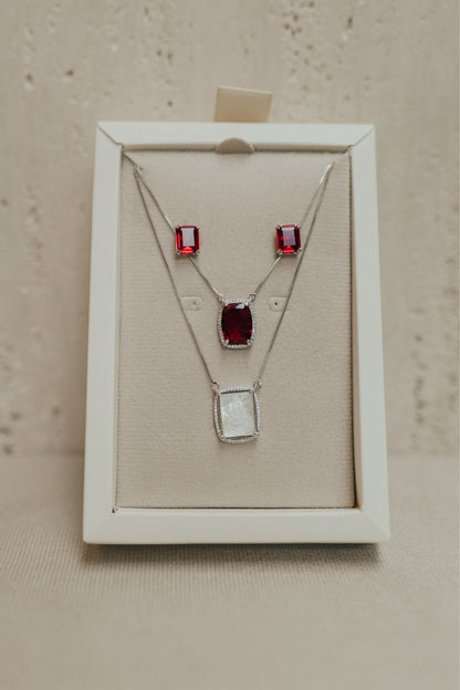 Colar Escapulário Madrepérola Rubi Ródio Branco