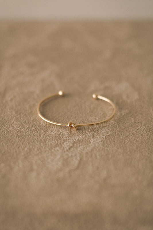 Bracelete Nó Dourado