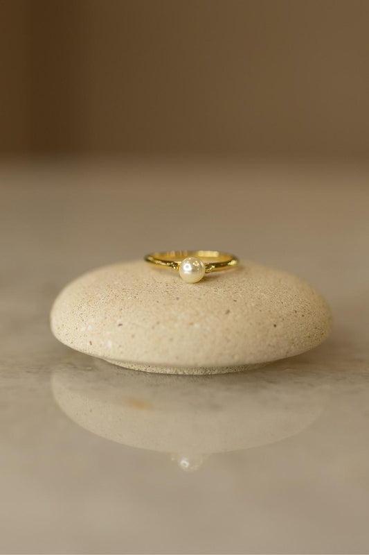 Anel Solitário Pérola Dourado