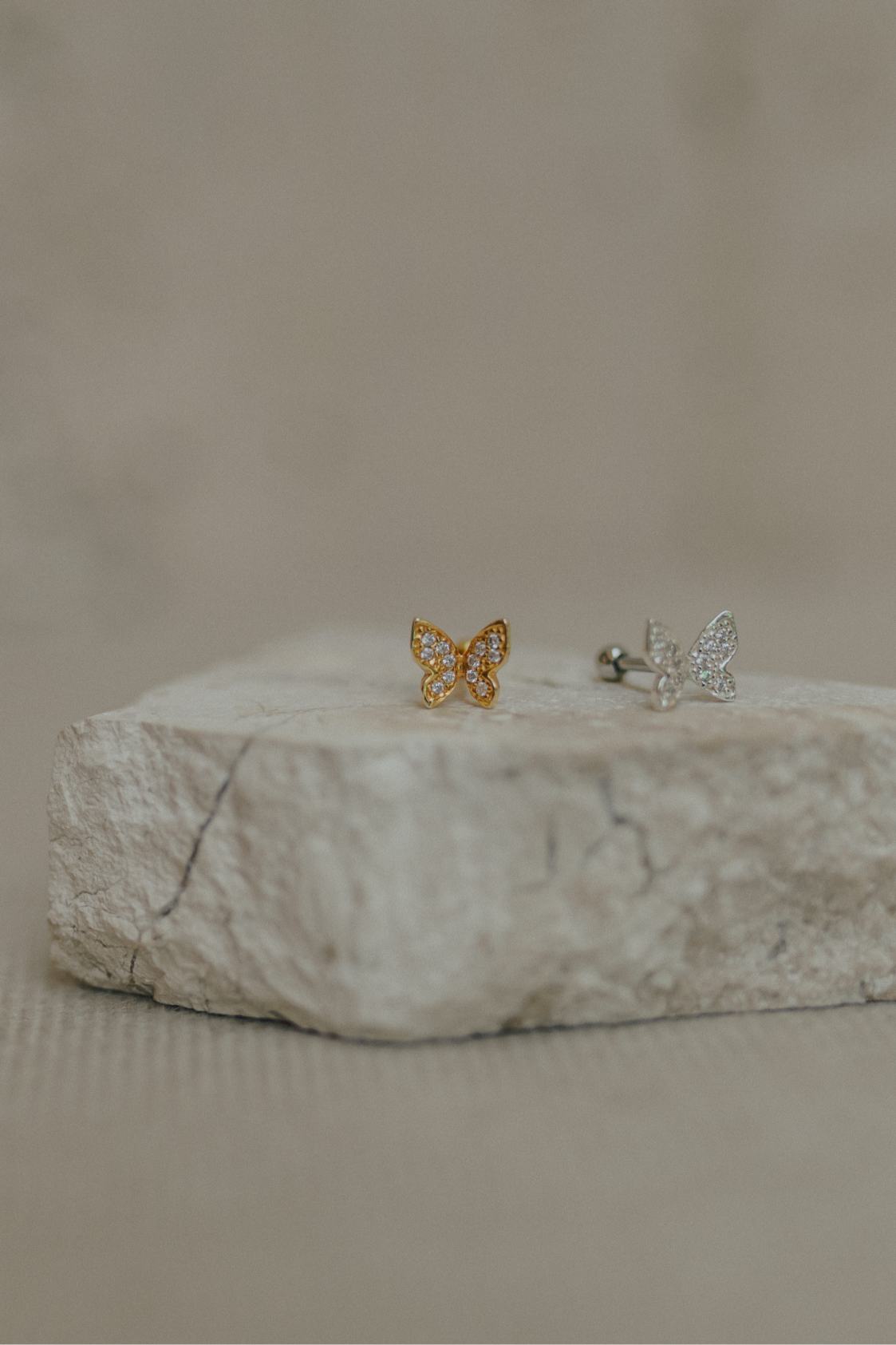 Piercing Hélix Borboleta Cravejada