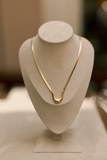 Colar Fita Geometric Dourado