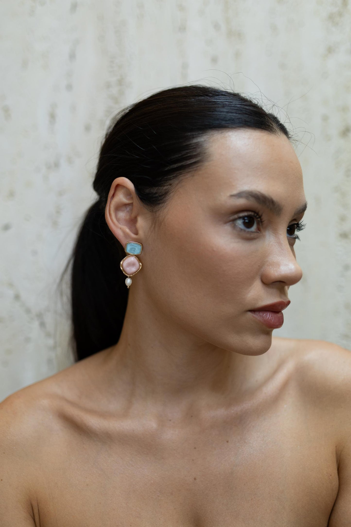 Brinco Resina Quadrado Colorido Pérola Dourado