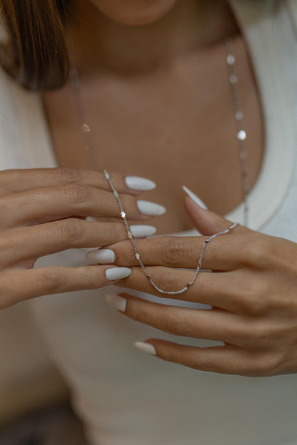 Colar Longo 80cm Mini Corações Lisos Ródio Branco