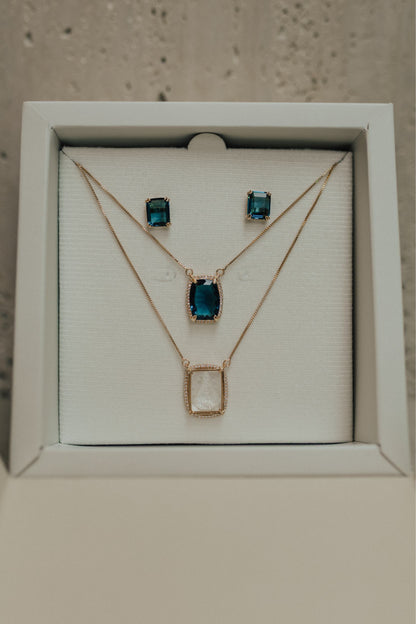 Colar Escapulário Madrepérola Azul Dourado