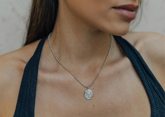 Colar Bolinhas Medalha de São Bento Ródio Branco