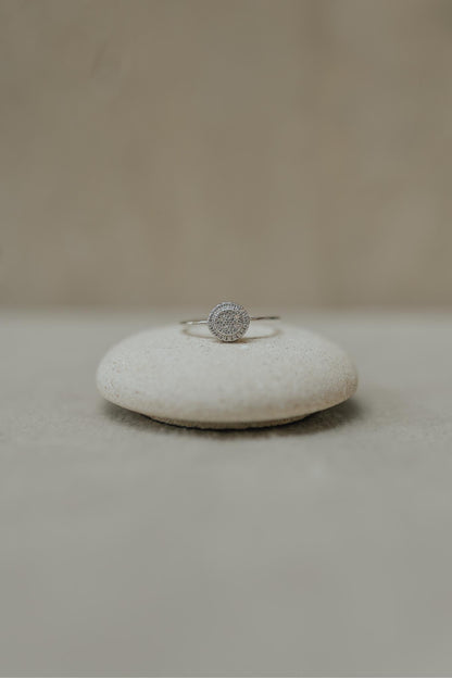 Anel Solitário Redondo Cravejado Prata 925 Ródio Branco