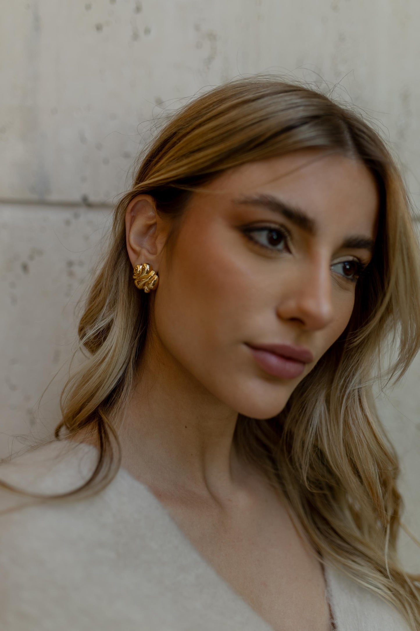 Brinco Plissado Geométrico Dourado