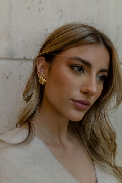 Brinco Plissado Geométrico Dourado