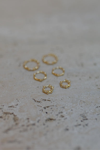 Brinco Argola Details Liso e Cravejado Dourado