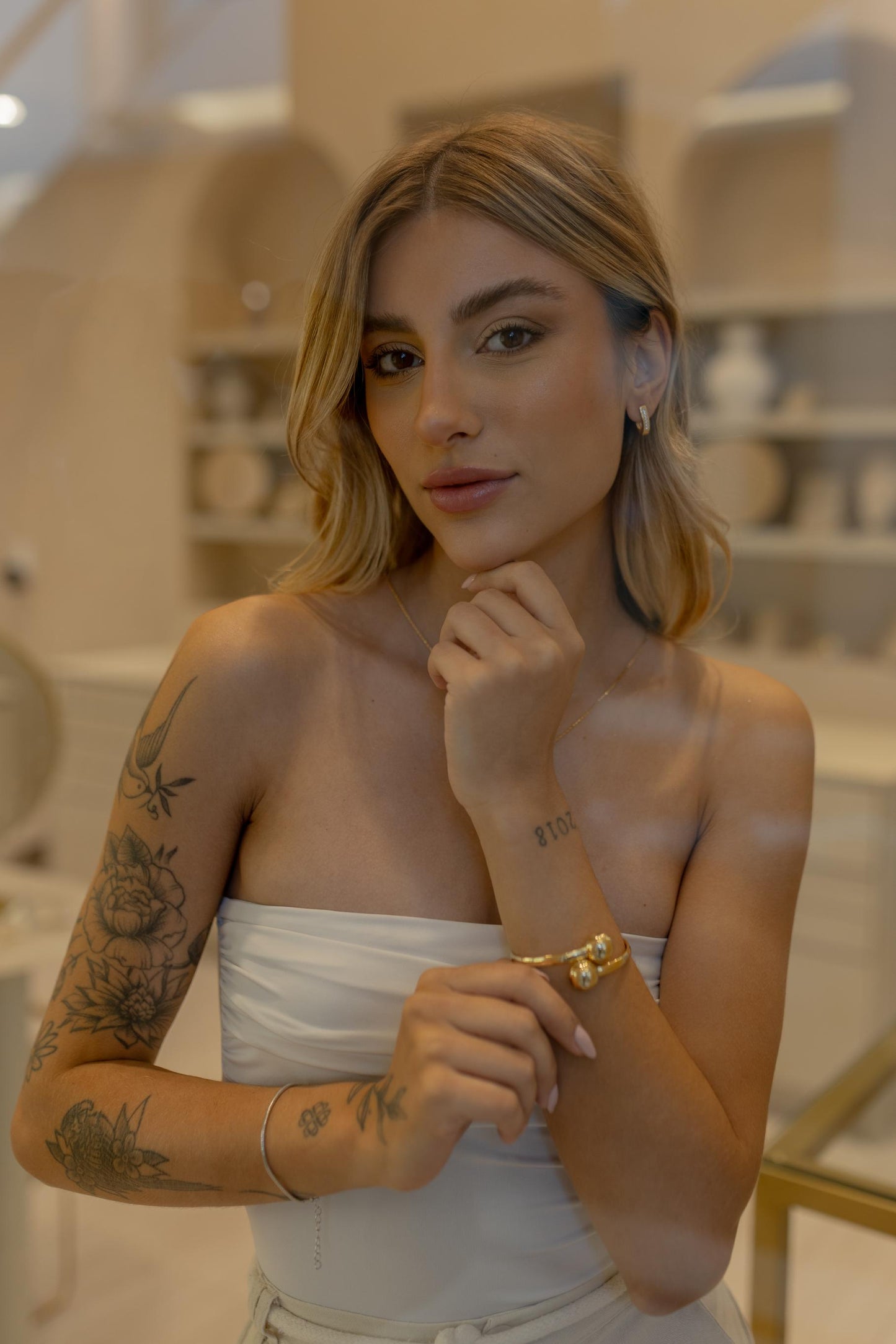 Brinco Argola Cravejada Dourado