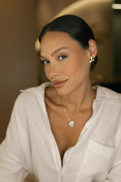 Colar Pingente de Pérola Barroca com Zircônia Dourado