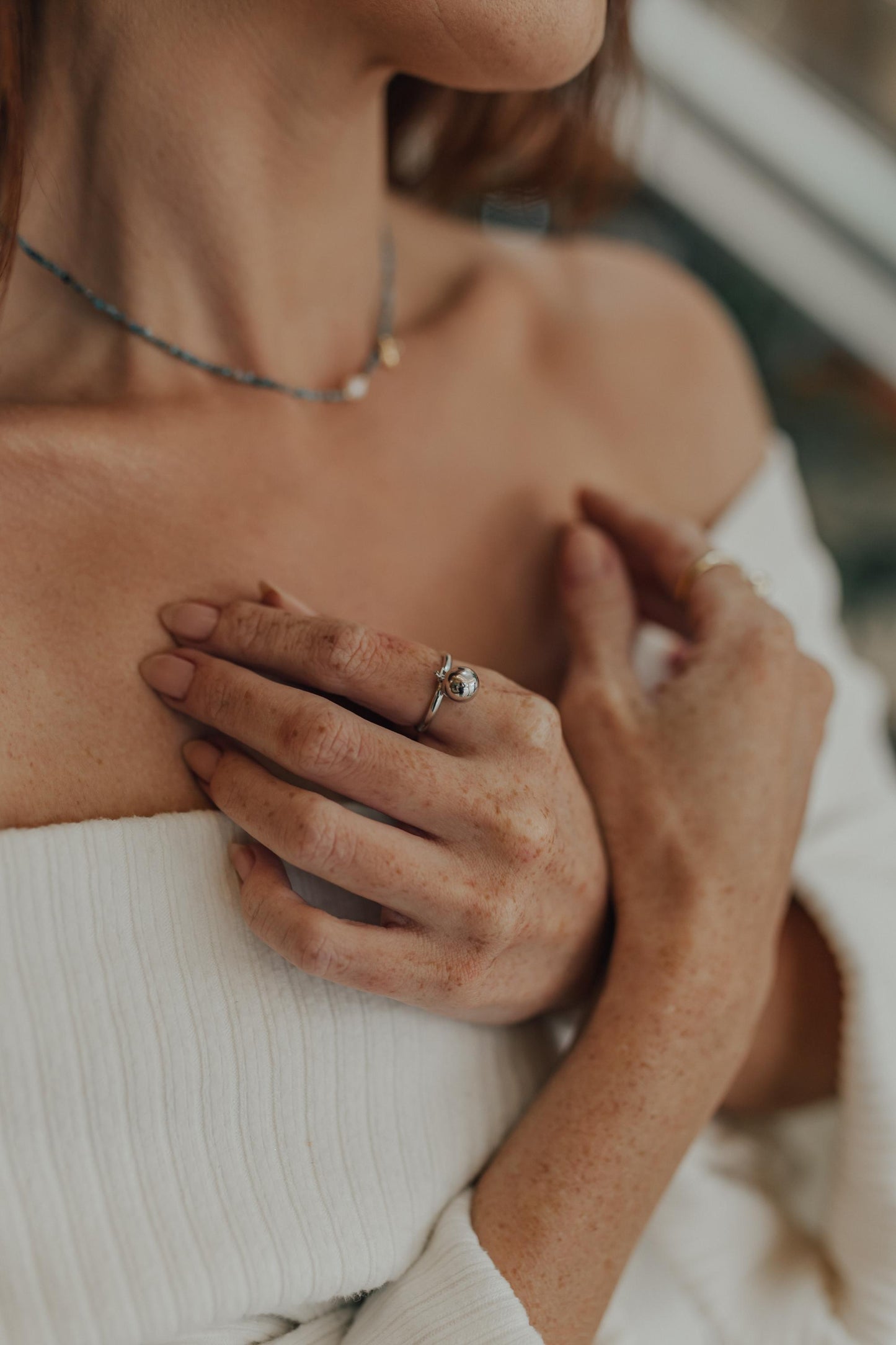 Anel Pingente Bola Dourado