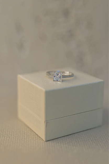 Anel Solitário Quadrado Cravejado Prata 925 Ródio Branco