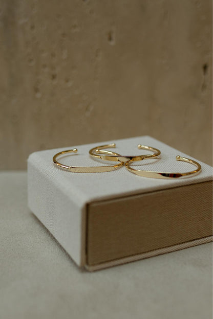 Bracelete Placa Liso Dourado